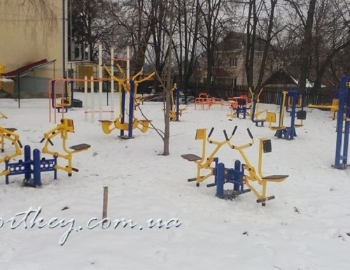 Вуличні тренажери, с.Лісники